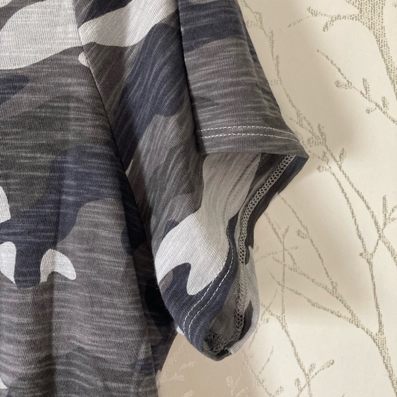 NWOT Old Navy Women's Grey Camo Waist-Defined Short-Sleeve Midi T-Shirt Dress - Picture 5 of 12